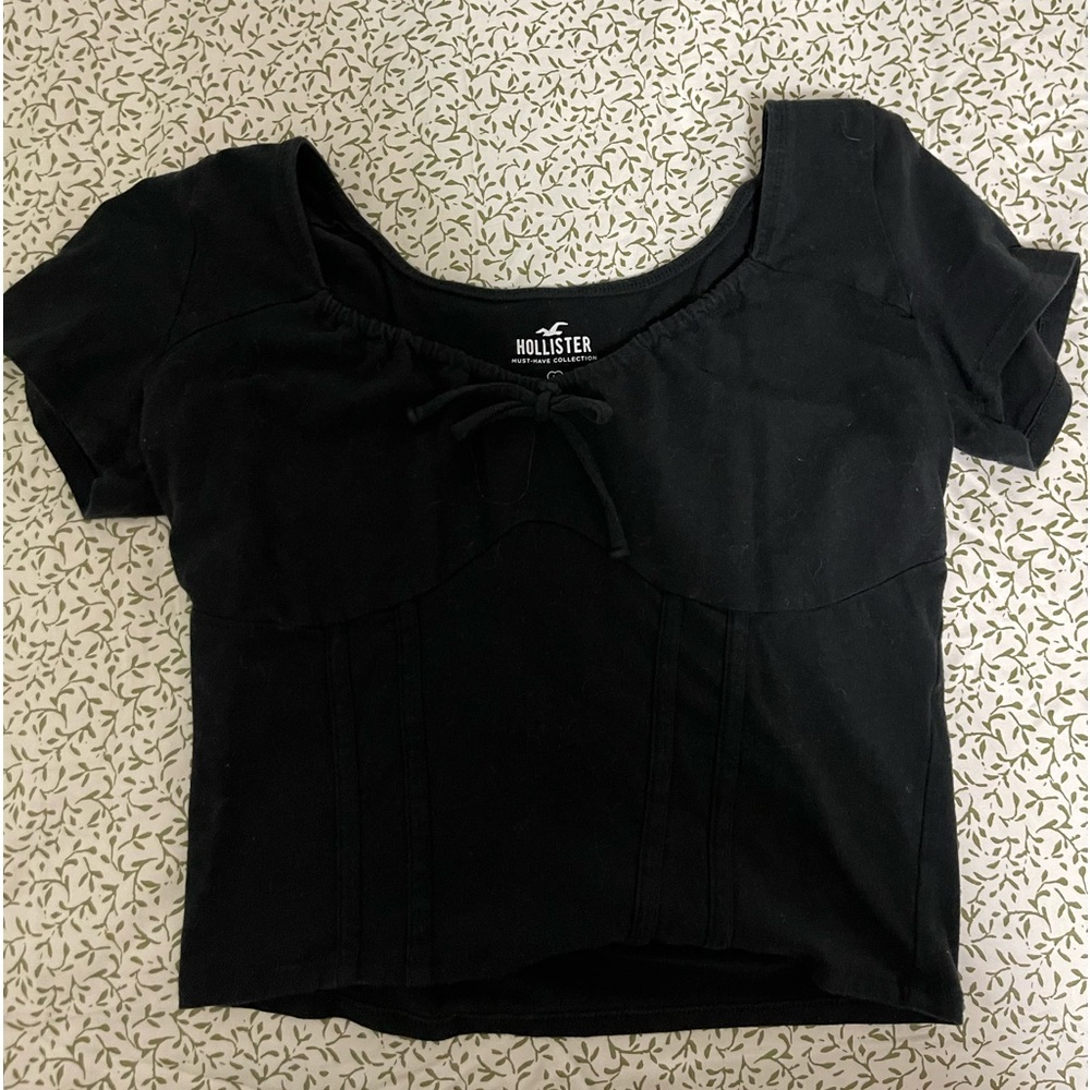 Hollister top